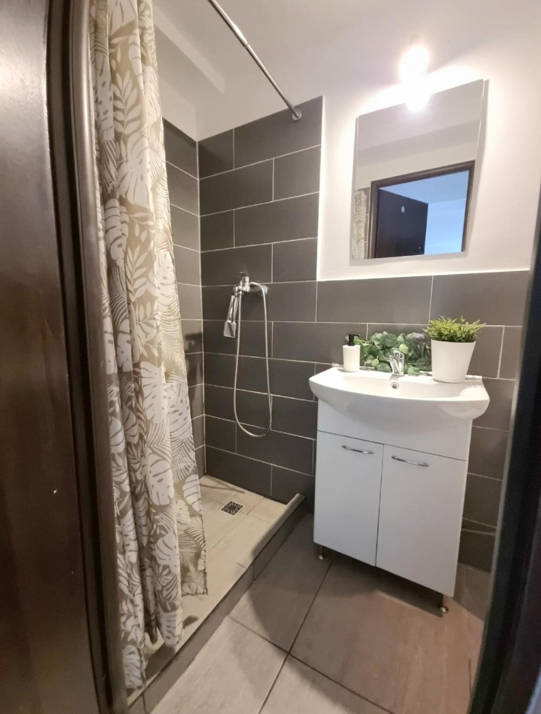 Studio Central Exer Букурещ Екстериор снимка